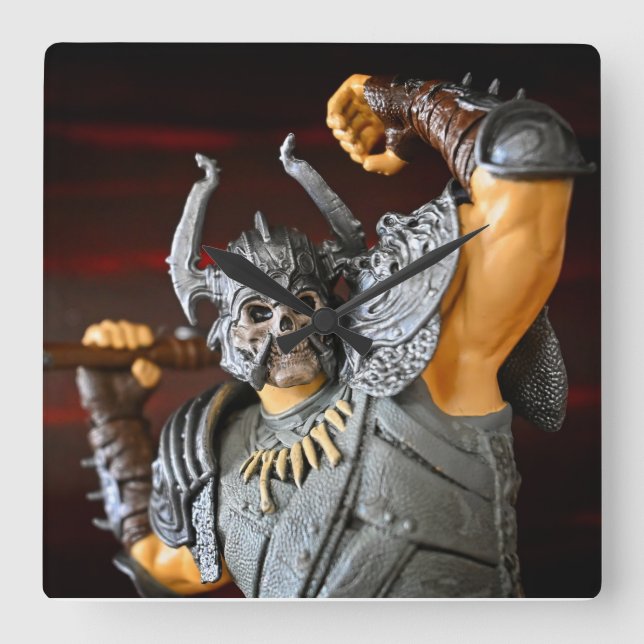 Leksak Barbarian designad Fyrkantig Klocka (Framsida)