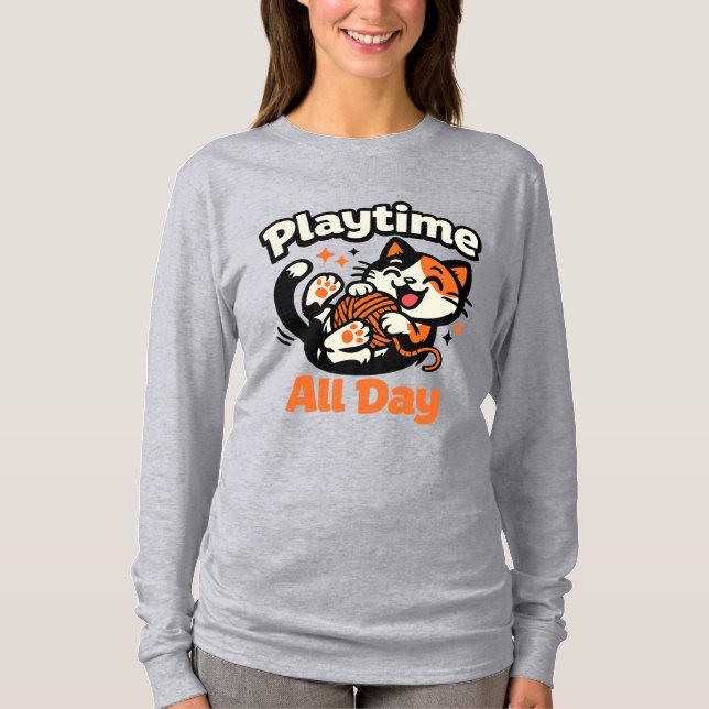 Lekstund hela dagen – Glad katt & garnboll T Shirt (Framsida)