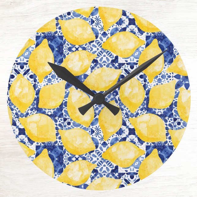Lemon Citrus Mediterranean Blue White Tile Pattern Rund Klocka (Mediterranean citrus lemon blue tile pattern watercolor wall clock)