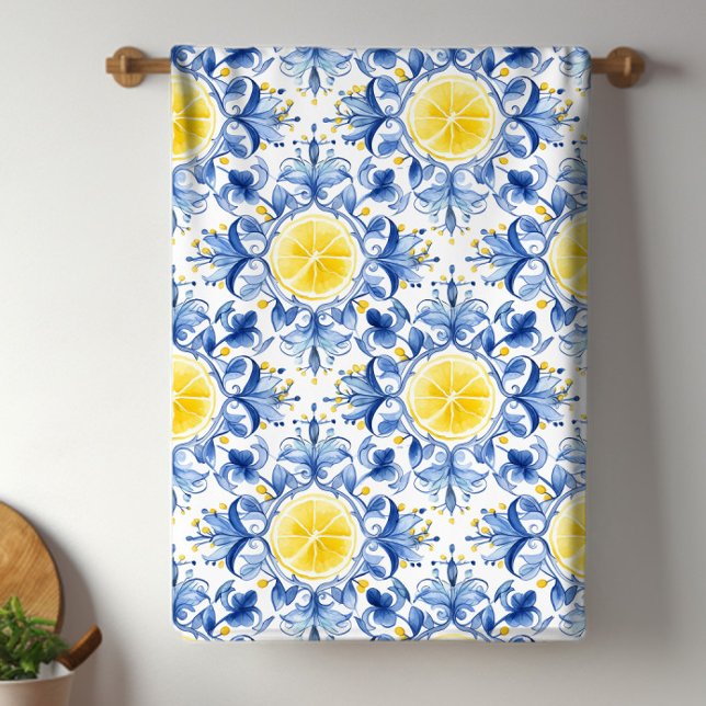 Lemon Medelhavsplattor  Kökshandduk (Blue and yellow Mediterranean tile with lemon kitchen towels will brighten any kitchen.)