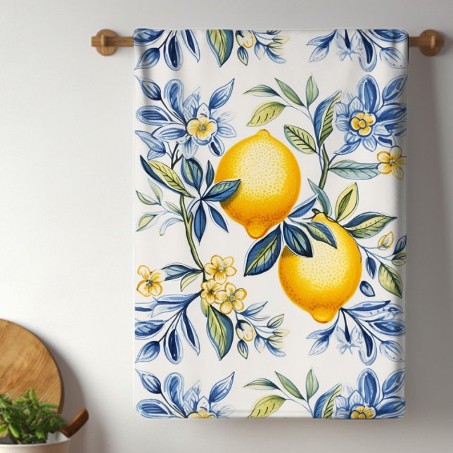 Lemon Mediterranean Tile Kökshandduk (Pretty blue and white lemon kitchen towels will brighten any kitchen.)
