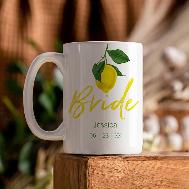 Lemon Monogram Bride Kaffemugg (Inspired by the fresh lemons and summer, this Bridal mug is perfect for your lemon inspired wedding.)