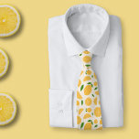 Lemon Mönster Slips<br><div class="desc">En nacke är knuten till ett segment, ett halvsegment och fullt citron mönster, för citrus älskare. Det kan tillföra en ny beröring när man går till jobbet!</div>