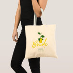 Lemon Summer | Bride Tote Tygkasse<br><div class="desc">Handmålat stil-typsnitt för ord "Bride" med en citron på en stjälk. Om du vill göra ytterligare anpassningar klickar du på knappen "Anpassa" och användor verktyg som är utformat för att ändra mallen. Texten stilar och färg kan ändras. Om du behöver anpassa eller matcha artiklar som inte är här kontaktar du...</div>