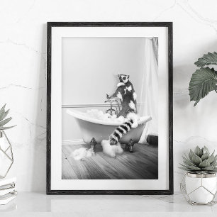 Lemur i ett badkar Affisch