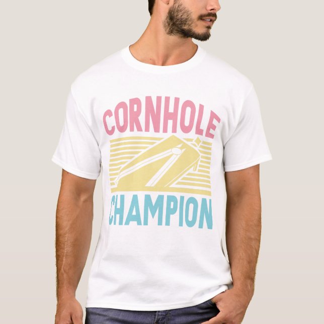 Lena Cornhole Champion T-Shirt för Game Night (Framsida)