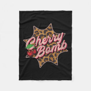 Leo Titta på Vintage Retro Cherry Bomb Tattoo Rock Fleecefilt
