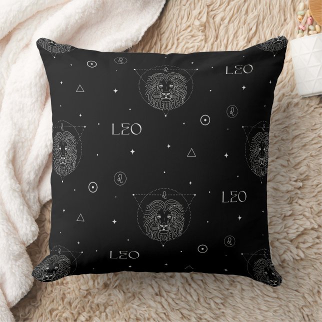 Leo Zodiac Pattern in Black and White Kudde (Filt)