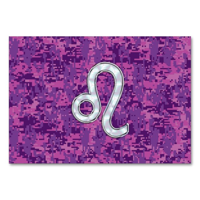 Leo Zodiac Sign på Fuchsia Digital Camouflage Bordsnummer (Framsidan)