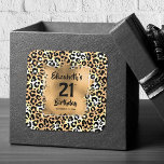 Leopard Animal Print 21st Birthday Personlig Fyrkantigt Klistermärke<br><div class="desc">Det är underbart att göra egna personliger för party favors,  kuvert och mycket annat med hjälp av en guld-faux-folie över snyggtens leopard mönster. All text och typsnitt kan ändras till valfri händelse. MYCKET STILAR att välja mellan i vår butik.</div>