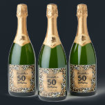 Leopard Animal Print 50:e födelsedagsdagen Personl<br><div class="desc">Gör en egen personlig mousserande vin flaska-etiketter med texten på en guld faux foil-kvadrat över en snyggt leopard print mönster. All text och typsnitt kan ändras till valfri händelse. MYCKET STILAR att välja mellan i vår butik.</div>