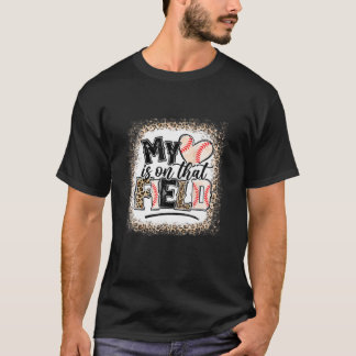 Leopard Baseball Mamma mitt hjärta vilar på detta T Shirt