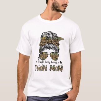 Leopard Camo Kinda Busy är en tvåfilig Mamma-film T Shirt