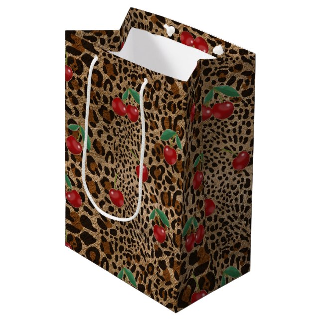 Leopard Cheetah Animal Print Red Cherry Pattern (Framsidan Vinklad)