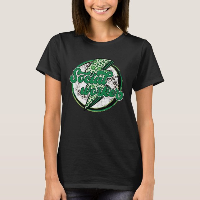 Leopard Lightning Shamrock Social Worker St Patric T Shirt (Framsida)