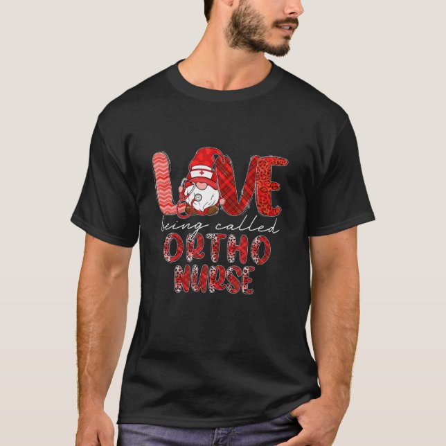 Leopard Love Being Called Ortho Nurse Gnome Valent T Shirt (Framsida)