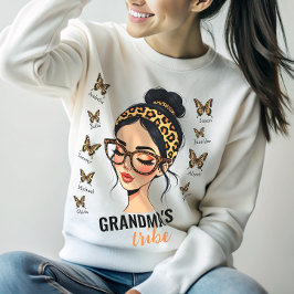 Leopard Messy Bun och Butterflies egna namn T Shirt