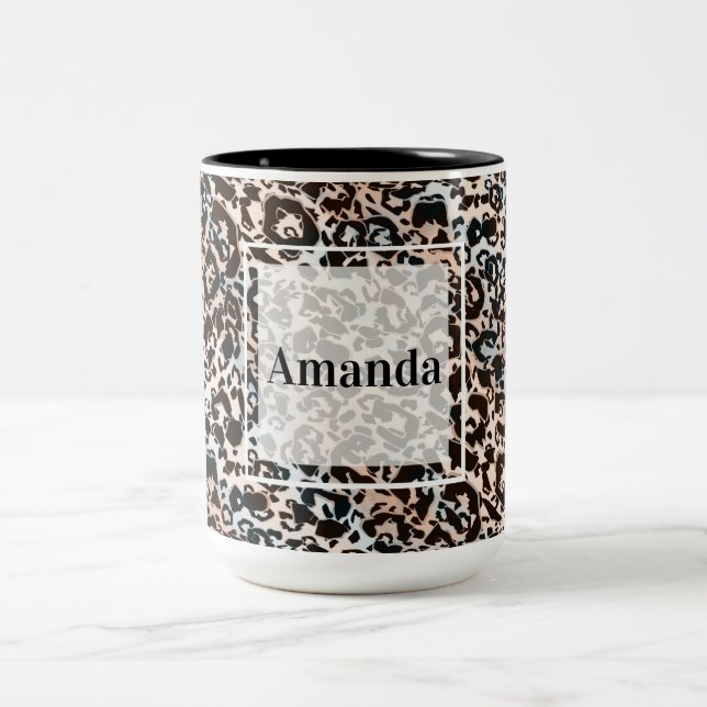 leopard, modern, fläckig, brun,personlig Två-Tonad mugg (Center)