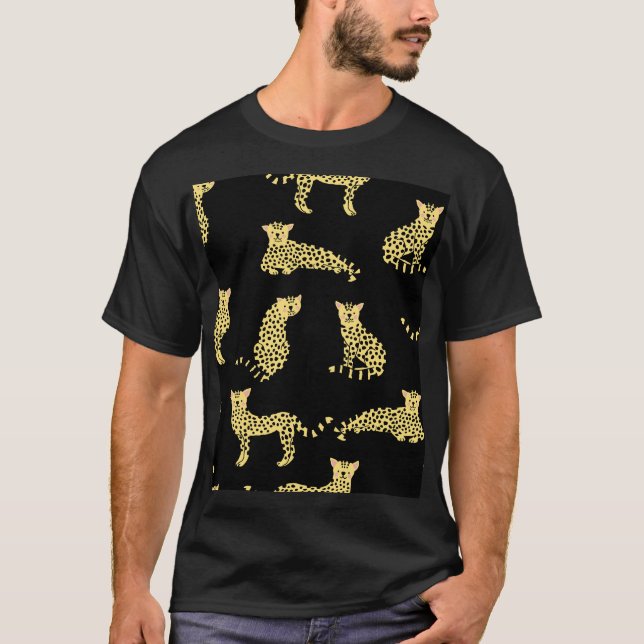 Leopard Mönster: Black Background Cheetah T Shirt (Framsida)