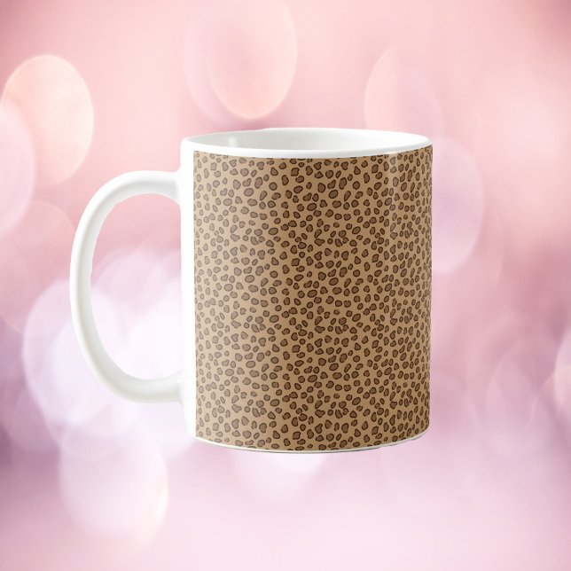 Leopard Mönster Print Brown Kaffemugg (A mug with a leopard print pattern in brown.)