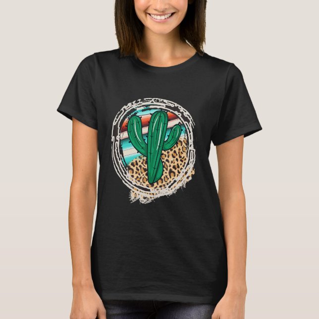 Leopard Pattern Cactus Serape Print Cowgirl Rodeo  T Shirt (Framsida)