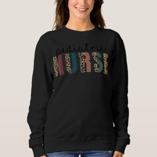 Leopard Pediatriska sjuksköterskor som ammar Stude T Shirt