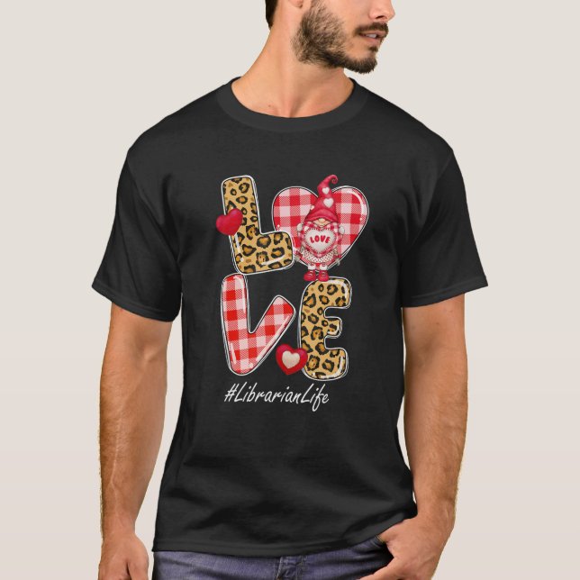 Leopard Plaid Heart LOVE Librarian Life Gnome Vale T Shirt (Framsida)