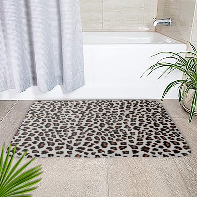 Leopard Print Badrumsmatta (Leopard Print Bath Mat by Looly Elzayat)