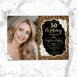 Leopard Print Black Guld Photo 50:e födelsedagen Inbjudningar<br><div class="desc">Femininininbjudan till elegantens blommigt på 50 år med ditt foto. Glam svart design med faux glitter guld. Innehåller animaliskt leopardtryck, vit ros, skriptteckensnitt och konfekti. Perfekt för en snyggt vuxen under firande party. Anpassa med dina egna detaljer. Kan anpassas för vilken ålder som helst! Skrivna Zazzle-inbjudningar eller digital utskrivbar mall...</div>