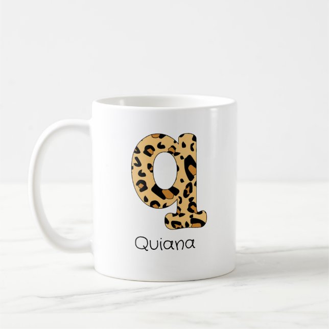 Leopard Print Initial Lowercase q och Namn Kaffemugg (Vänster)