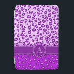 Leopard print lila monogram ipad cover iPad mini skydd<br><div class="desc">En unik leopard avger stil monogram fodral i ljust lila och kontrasterande lätta lilac hues. En perfekt gåva till en tonåring flicka eller en moderiktig kvinna. Anpassa det här objektet efter eget val. Det här exemplet lyder: A. Detta ursprungliga fodral är designat av Sarah Trett.</div>