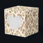 Leopard Print Presentaskar<br><div class="desc">Den här partyrans favoritruta visas i ett modernt safari leopard. Färg av beige och bruna toner. Anpassa det här objektet eller köp som det visas. Lagrar-bild</div>