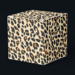 Leopard Print Presentaskar<br><div class="desc">Den här partyrans favoritruta visas i ett modernt safari leopard. Färg av beige och bruna toner. Anpassa det här objektet eller köp som det visas. Lagrar-bild</div>