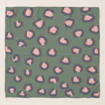 Leopard Print Rosa Mörk blått och Grönt Sjal<br><div class="desc">Fashionable Chiffon scarf med stor leopard i rosa och mörk blått på gröntens bakgrund. Enbart designad för dig av Lycklig delphin studio.</div>