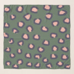 Leopard Print Rosa Mörk blått och Grönt Sjal<br><div class="desc">Fashionable Chiffon scarf med stor leopard i rosa och mörk blått på gröntens bakgrund. Enbart designad för dig av Lycklig delphin studio.</div>