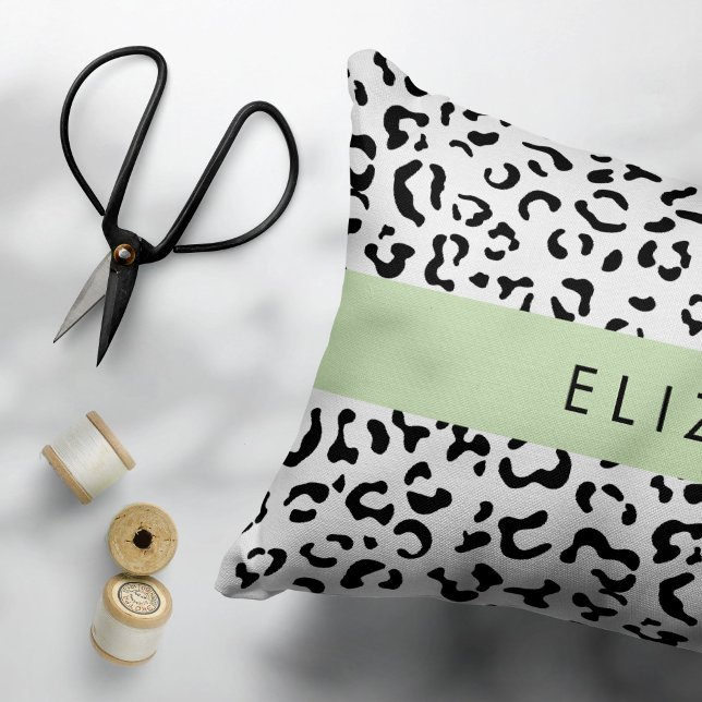 Leopard Print, Spots, Black and White, ditt namn Prydnadskudde (Skapare uppladdad)
