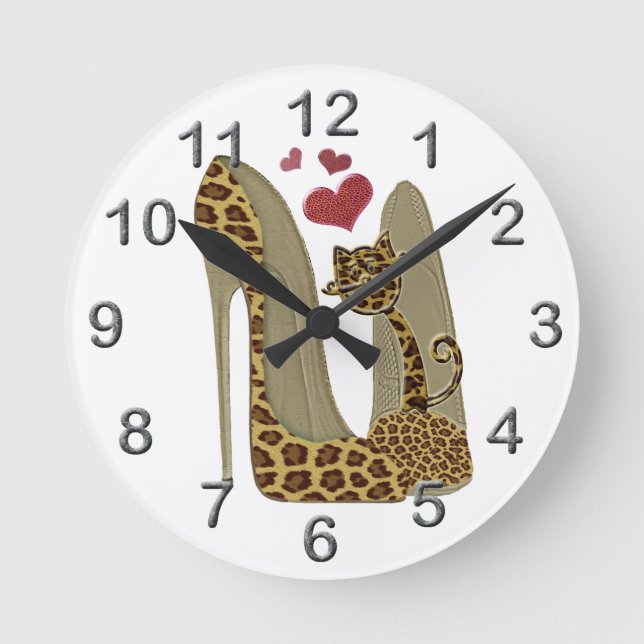 Leopard print Stiletto Shoes och Cute Cat Hearts Rund Klocka (Framsida)