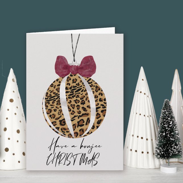 Leopard Print Träd Ornament Boujee jul Kort (Leopard Print Bauble Christmas Card. Buy professionally printed or as printable digital download.)