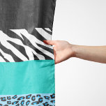 Leopard Print, Zebra tryck, Animal Print, Blue Sjal<br><div class="desc">Elegant,  snyggt och sofistikerad leopard och zebra mönstrad i blå färg. Modern gåva och trendig,  perfekt för djuret älskare i ditt liv.</div>
