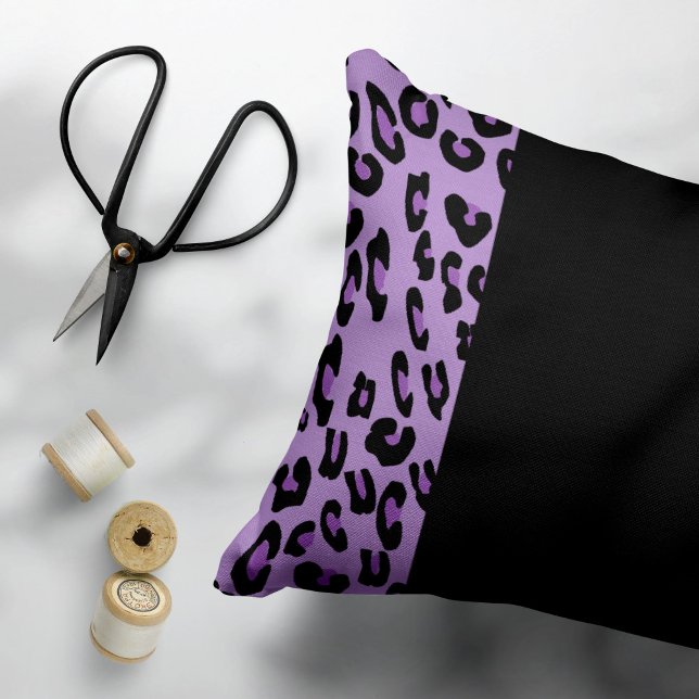 Leopard Print, Zebra tryck, Animal Print, Lila Prydnadskudde (Skapare uppladdad)