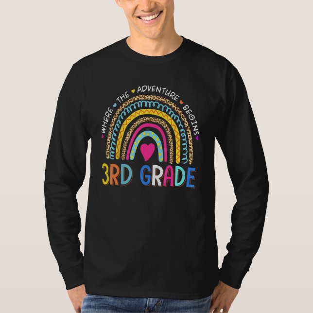 Leopard Rainbow 3:e klass där äventyret börjar T Shirt (Framsida)