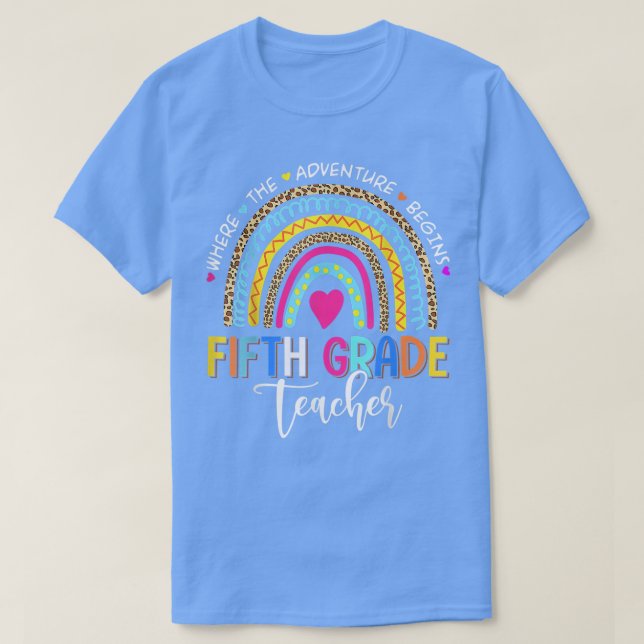 Leopard Rainbow Femte Klass där Äventyr är T Shirt (Design framsida)