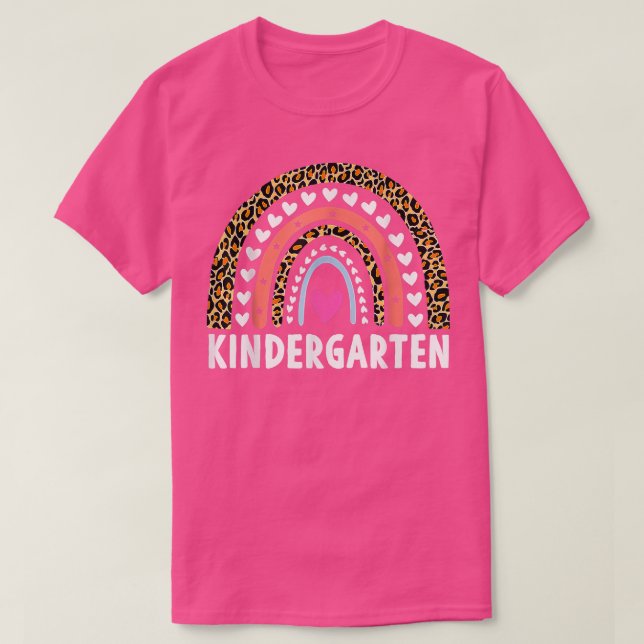 Leopard Rainbow Kindergarten Teacher Första dagen  T Shirt (Design framsida)