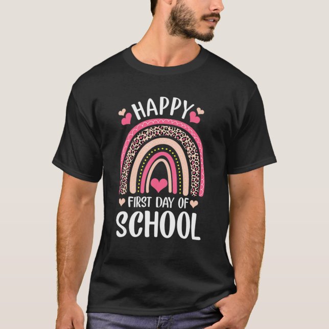 Leopard Rainbow Lycklig första dagen för skollärar T Shirt (Framsida)