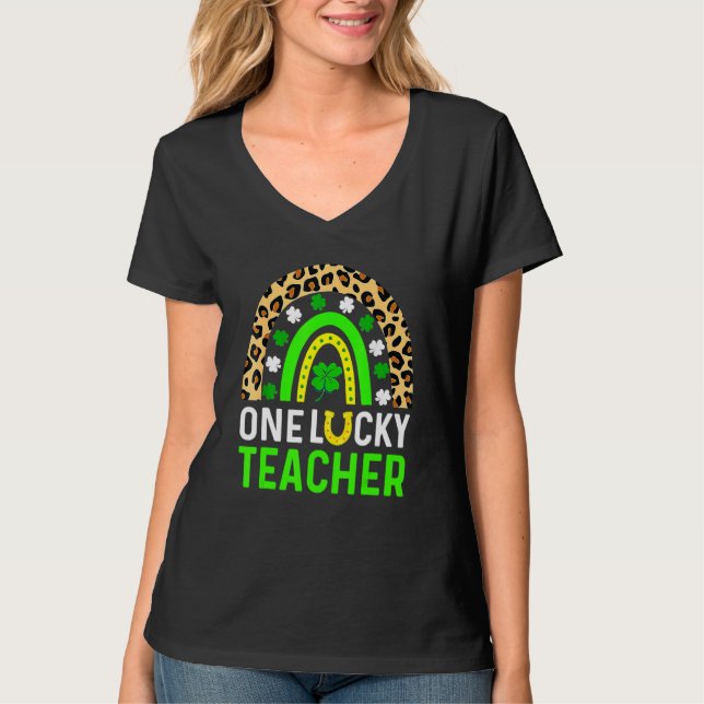 Leopard Shamrock One Lucky Teacher St Patrick's Da T Shirt (Framsida)
