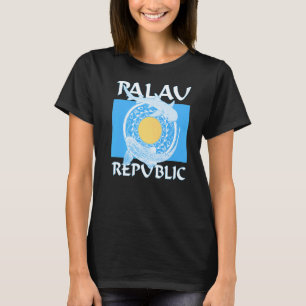 Leopard Shark Whitetip Reef Shark på Palauan Flagg T Shirt