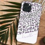 Leopard Skriv ut Lilac Grått Elegant   Namn<br><div class="desc">Leopard print phone case, personlig med ditt namn i elegant handskrivet skript typografi. Designad för iPhone 13 Pro Max men passar många andra modeller. Om du väljer en annan modell kan du kontrollera att designen fortfarande ser underbar ut i förhandsvisningen och vid behov tveka (klicka på "anpassa ytterligare" eller meddela...</div>
