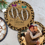 Leopard Skriv ut vårt första foto till Anpassnings Julgransprydnad Keramik<br><div class="desc">Vår första julklapp, personlig med foto, årstid och anpassningsbar. Utformningen har två urprydnadsföremål av leopard i träd med bogar. Den är skriven med "våra första julklappar" och du kan fylla i meningen med din personlig, som till exempel, tillsammans i vårt nya hem, förlovat, merry och gift osv. Fotomallen visningar bild...</div>