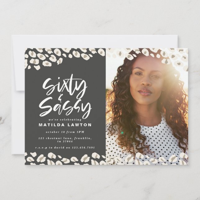 Leopard skriver sextio och sassy 60-årsfoto (Framsida)