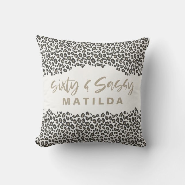 Leopard skriver ut sextio och sassy 60-årspresent kudde (Framsida)